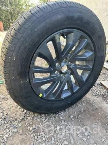 Llanta y Neumático Nuevo de Nissan NP300