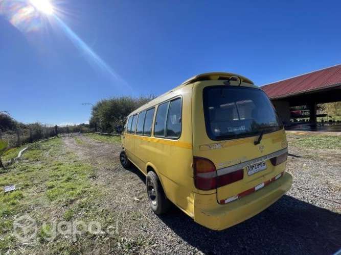 Vendo mini bus partícular (transporte de pasajero)