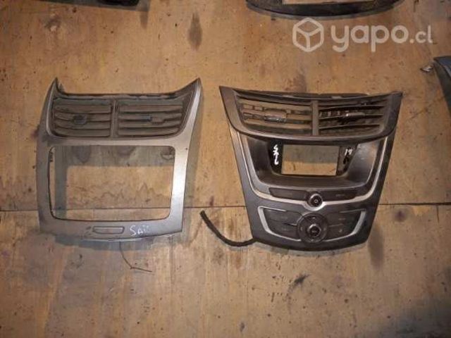 Chevrolet sail consola central panel radio comple