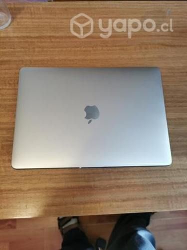 MacBook Pro 13 chip M1, 8 gb RAM, 256 gb SSD