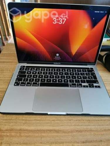 MacBook Pro 13 chip M1, 8 gb RAM, 256 gb SSD