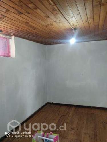 Se arrienda casa de interior en cerro baron