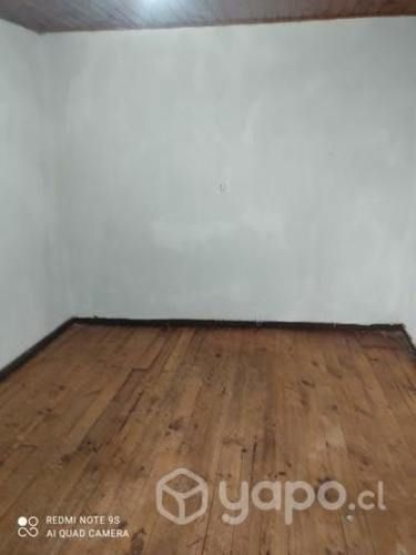 Se arrienda casa de interior en cerro baron