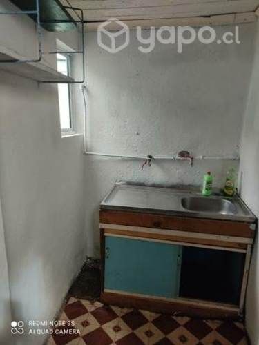 Se arrienda casa de interior en cerro baron