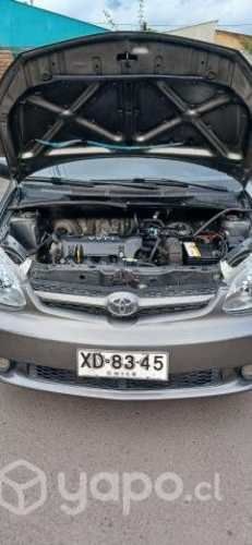 Toyota yaris año 2004 1.5