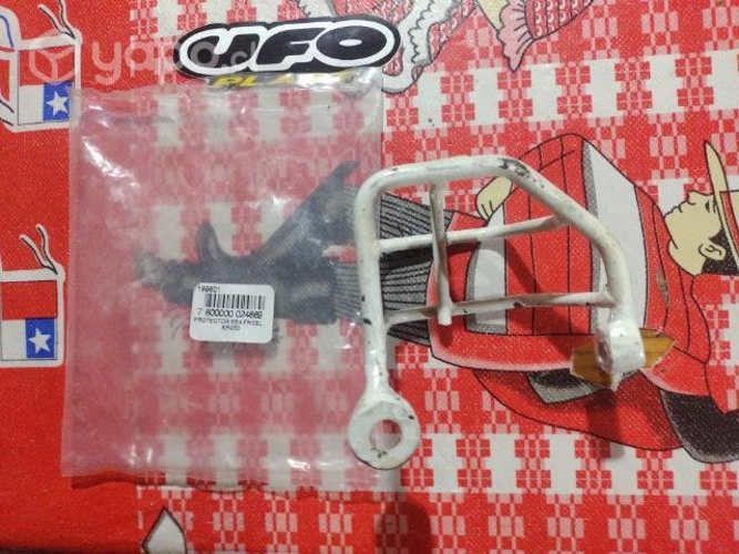 Protector bomba de freno delantero xr 250r