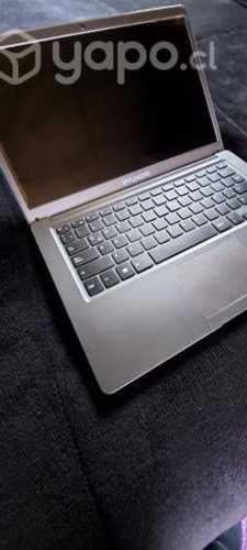 Notebook hyndai modelo ht14ccic44sgh 1 año de uso