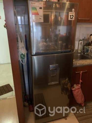 refrigerador DAEWOO semi nuevo
