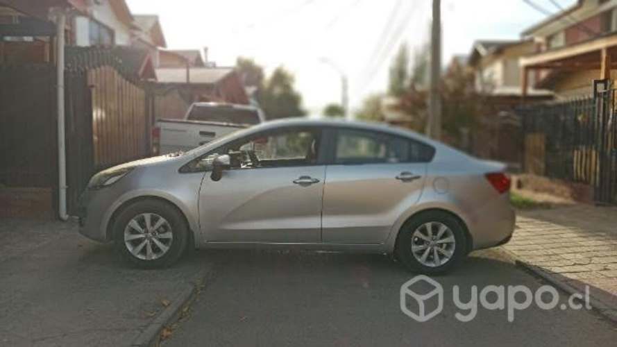 2015 Kia Río Automático