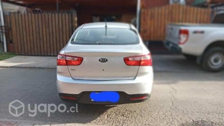2015 Kia Río Automático