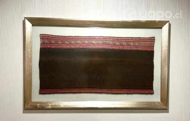 2 cuadros Aguayo iguales Marco plateado y vidrio