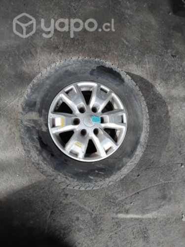 Llanta Aluminio Detalle Con Neumático Ford Ranger