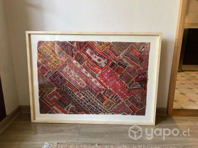 Cuadro de tela enmarcado en vidrio con madera