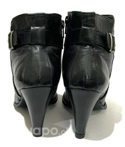 Botín 100% Cuero Marca Mor Hebilla N*37 Negro