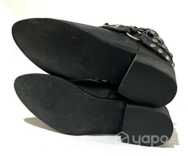 Botín Tachas 100% Cuero Marca Foster N*36 Negro