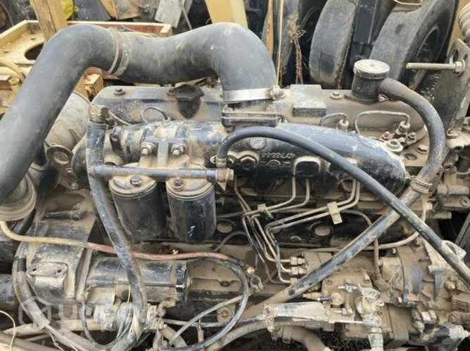 Motor iveco de 6 Silindros en línea operativo180HP