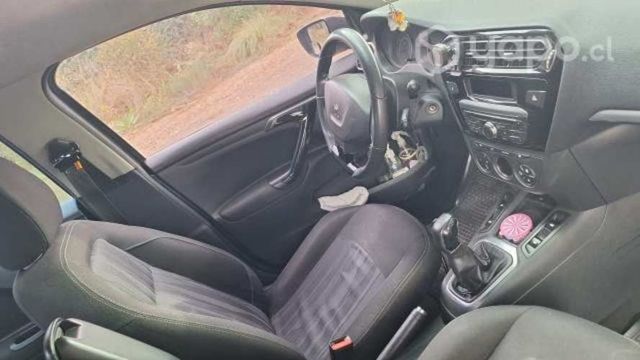 Peugeot 301 2014 allure 1.6 hdi 92 hp