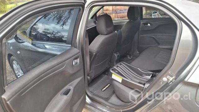 Peugeot 301 2014 allure 1.6 hdi 92 hp