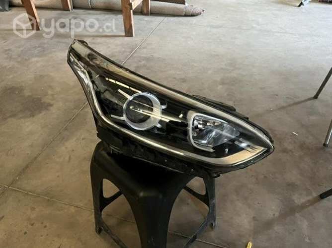 Kia Cerato sin led 2020 derecho