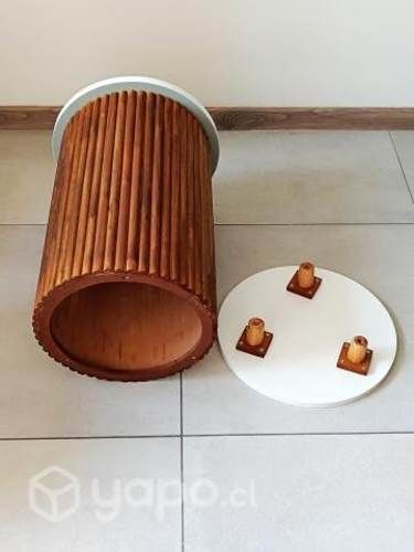 Mesa de madera para bidón de agua