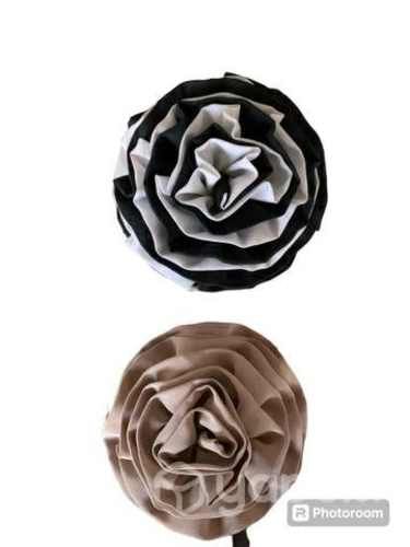 Dos prendedores de seda para blusas abrigos etc