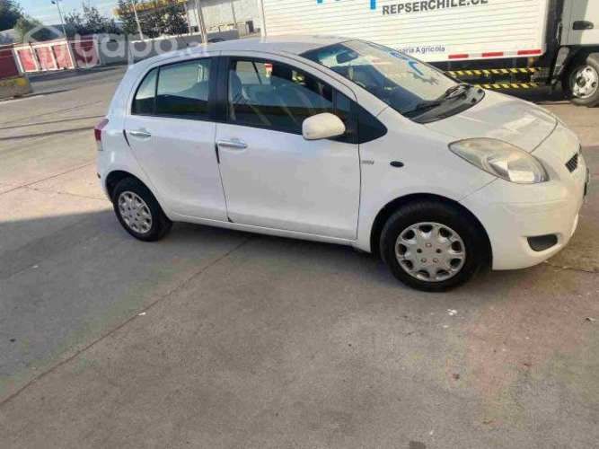 Toyota yaris 2010