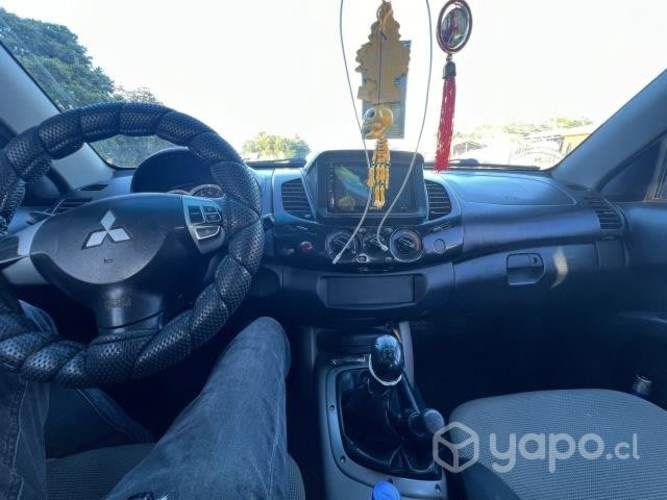 Vendo Mitsubishi Katana