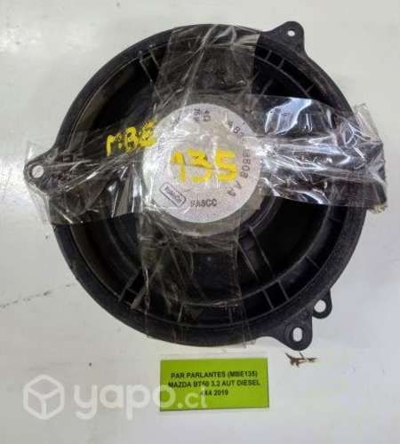 Par Parlantes (MBE135) Mazda BT50 3.2 AUT Diesel 4