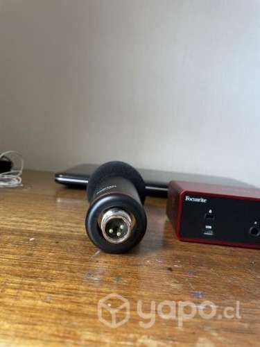 Interfaz de audio Focusrite + microfono Focusrite
