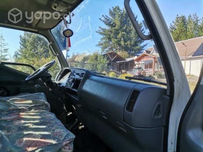 Camión mitsubichi Canter