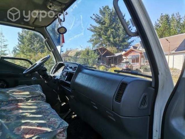 Camión mitsubichi Canter