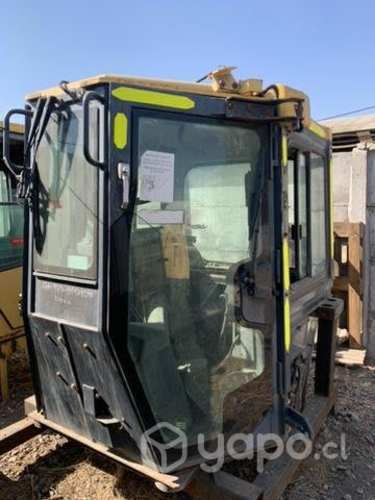 Buldozer Komatsu D65AX-15, Cabina impecable
