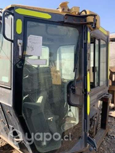 Buldozer Komatsu D65AX-15, Cabina impecable