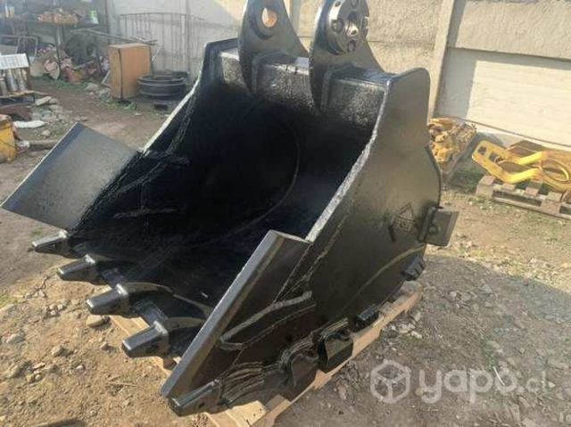 Balde excavadora Komatsu PC200-8 impecable