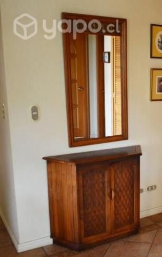 Espejo con marco de madera