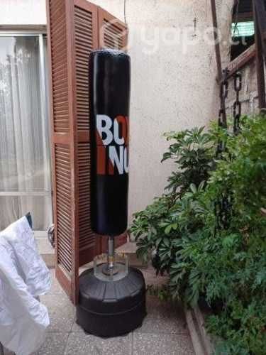 Saco de boxeo con pedestal