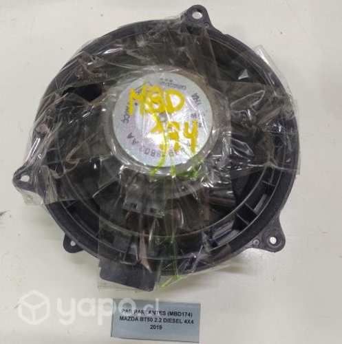 Par Parlantes (MBD174) Mazda BT50 2.2 Diesel 4x4 2