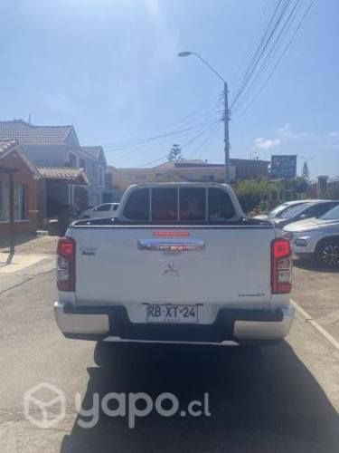 Camioneta Mitsubishi L200