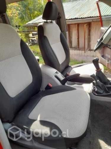 Camioneta Mitsubishi L2000