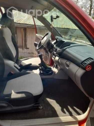 Camioneta Mitsubishi L2000