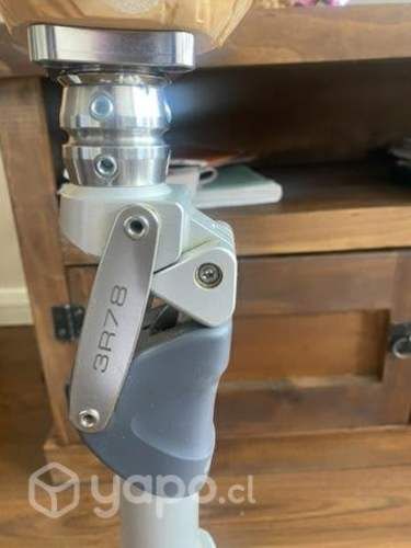 Prótesis de pierna izquierda