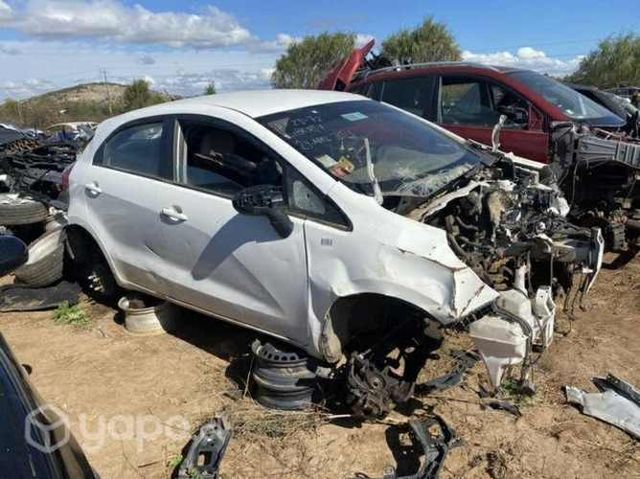 Puertas kia rio 5 2013