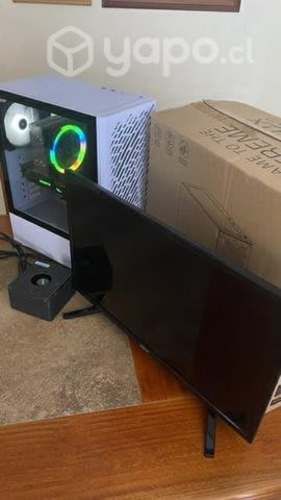 Computador gamer más pantalla