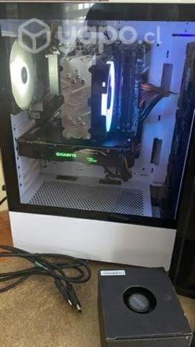 Computador gamer más pantalla