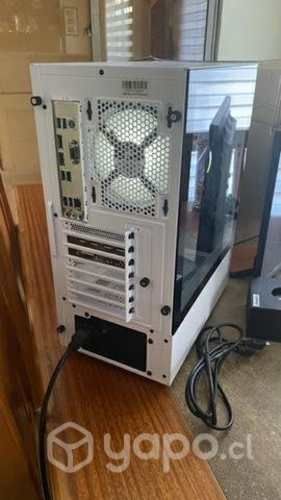 Computador gamer más pantalla