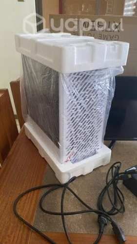 Computador gamer más pantalla