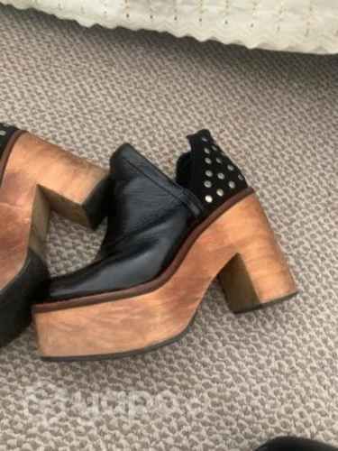 Botines de cuero marca juani chop