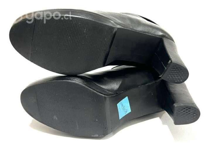 Botín Tacón 100% Cuero Marca Carducci N*39 Negro