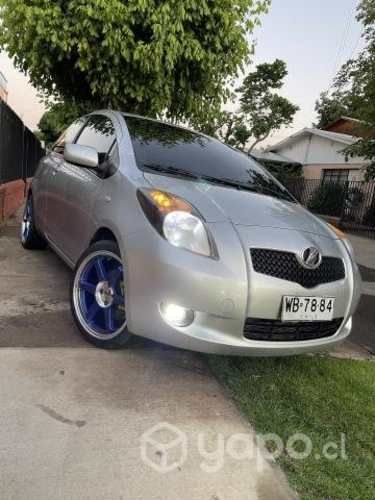 Vendo Toyota yaris 2006