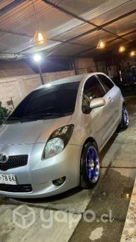 Vendo Toyota yaris 2006